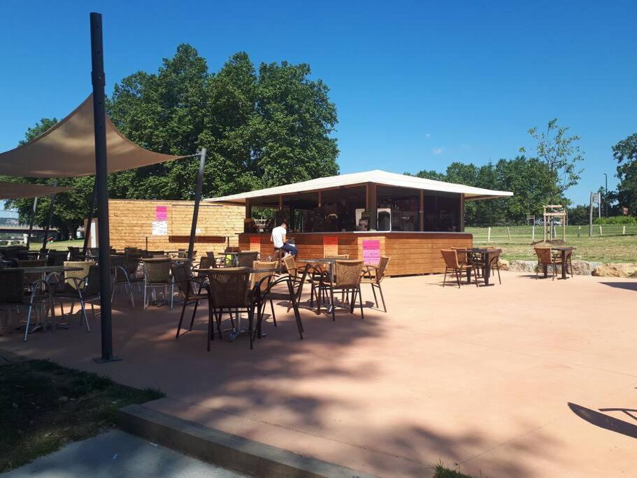 Les Bambous - Rez De Jardin Centre - Parking Privatif, Wifi * Millau